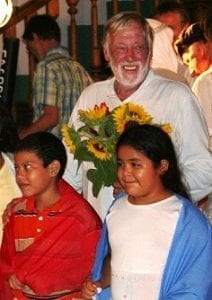 Dietmar Schönherr bei seiner Geburtstagsfeier im Mai 2006 im Kulturzentrum Casa de los tres Mundos in Granada/Nicaragua